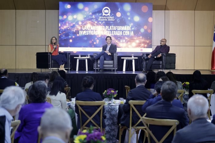 Lanzan plataforma de IA pionera en Chile y la región para acelerar la investigación científica