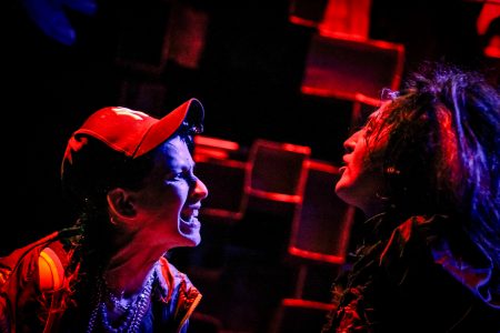 Obra que retrata la violencia de las calles porteñas en Sala UPLA