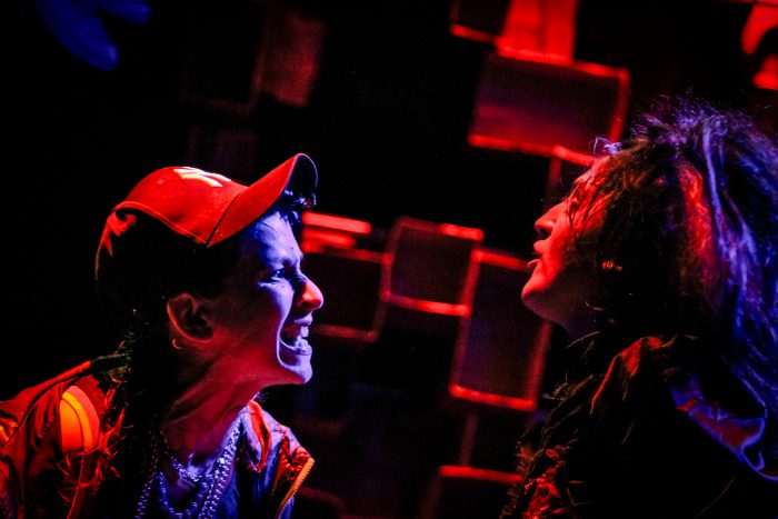 Obra que retrata la violencia de las calles porteñas en Sala UPLA