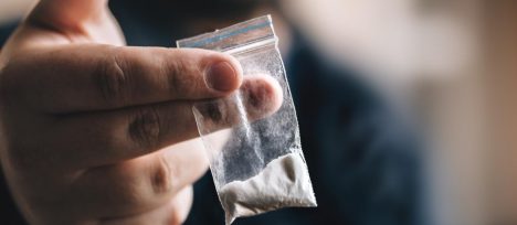 Megaincautación de ketamina en Chile alerta por auge de drogas sintéticas y riesgos para la salud