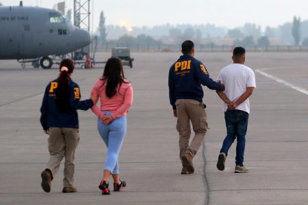 Primera expulsión de migrantes irregulares: operativo contará con salidas regionales, vuelos y buses