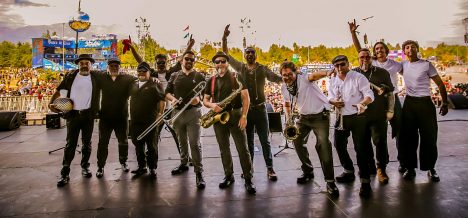 Santo Barrio en Bar de René