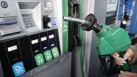 Precio de la bencina esta semana: revisa cuánto subió desde este jueves 16 de abril