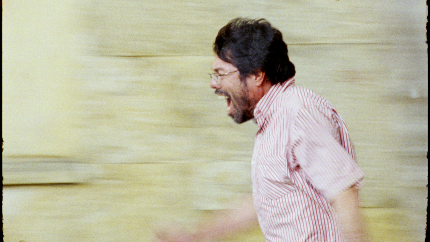 "Un poeta": Heraldo melancólico de la palabra