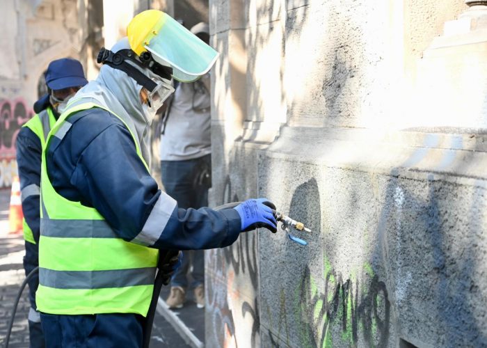 Gobierno de Santiago inicia recuperación de fachadas en barrio Concha y Toro con plan de 9 meses