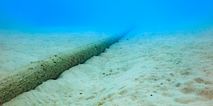 Conectividad global: el papel estratégico de los cables submarinos en la era digital