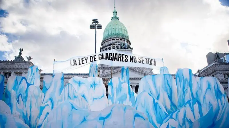 Polémica en Argentina por la ley que modifica la protección de los glaciares para la minería
