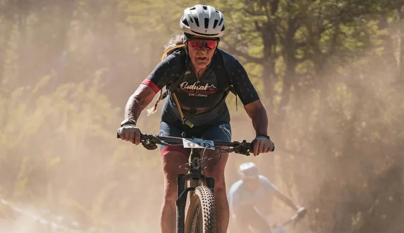Chilena lidera categoría +75: Valerie Coxhead campeona mundial de mountain bike máster