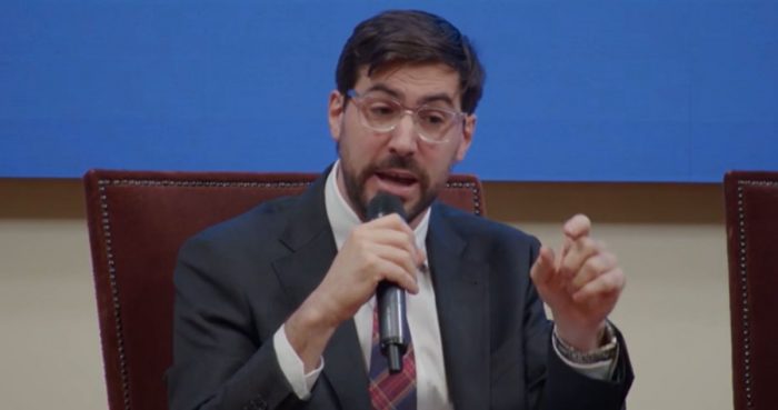 Dipres admite error y refuerza control de daños de Quiroz por oficio para “descontinuar” programas