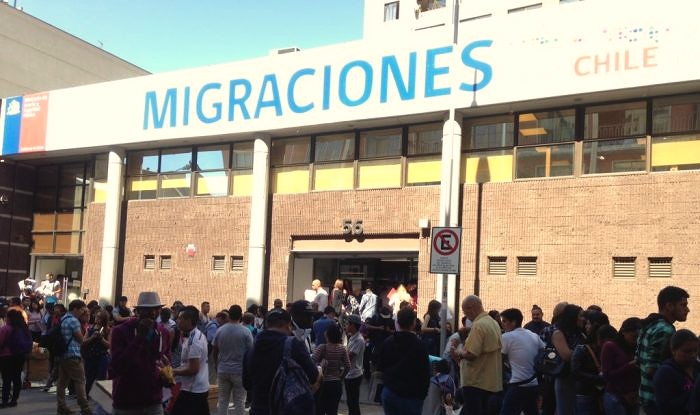 Proyecto que penaliza ingreso clandestino es tildado de ineficaz y pasa a Sala con informe negativo