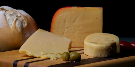 Listeria: por qué esta bacteria detectada en quesos es peligrosa y qué hacer ante alerta alimentaria