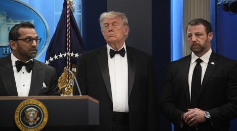 Trump dice que tirador fue interceptado por Servicio Secreto tras disparar a agente