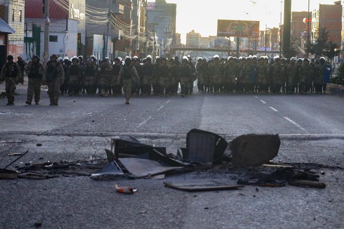 La Paz continúa bloqueada pese a las intensas operaciones de las fuerzas de seguridad bolivianas