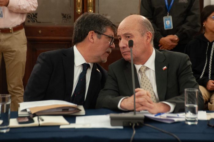 Gobierno retrocede en norma sobre IA y anuncia indicación para pago por uso de contenidos