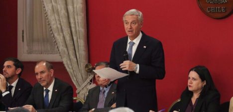 Presidente Kast debió disculparse tras reclamos por exclusión de alcaldes en reunión de La Moneda