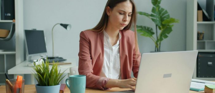 Desempleo femenino en Chile: por qué las empresas evitan contratar mujeres y cómo revertirlo