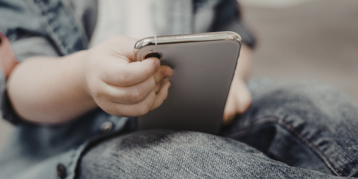 Infancias desconectadas: el costo de vivir tras una pantalla