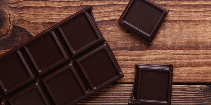 Chocolate negro y salud cardiovascular: estudios respaldan sus beneficios potenciales