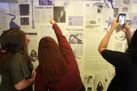Exposición "Ver brillar el cielo: obra y archivo de Malú Urriola" en UDP