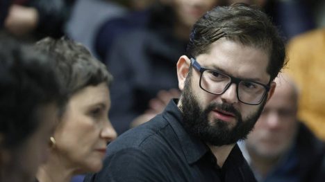 Boric admite fallas de lectura política y pide al progresismo “sanar heridas”