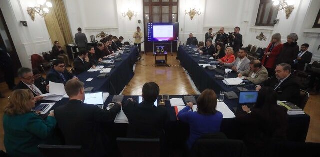 Comisión de Hacienda aprueba idea de legislar Ley Miscelánea: PDG se abstiene y DC vota en contra
