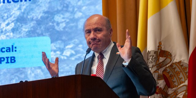“He sido malinterpretado”: ministro de Hacienda pisa freno tras abrir debate por decretos