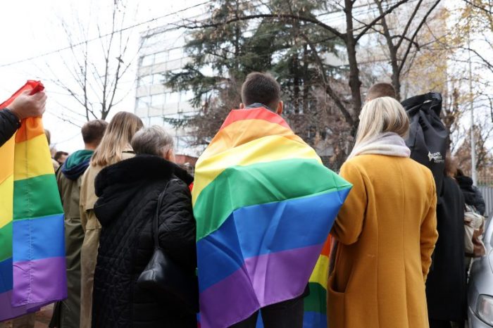 El 94 % de personas LGTBIQ+ en Rusia esconde su orientación sexual según una encuesta