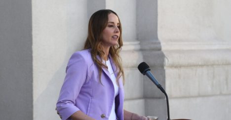 Choque entre La Moneda y el PC por llamado a movilización: Gobierno acusa presión contra el Congreso