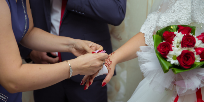 ONU alerta por decreto talibán que reabre debate sobre matrimonio infantil