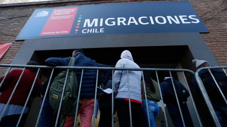 Gobierno enfrenta ola de críticas por indicación sobre entrega de datos personales de migrantes