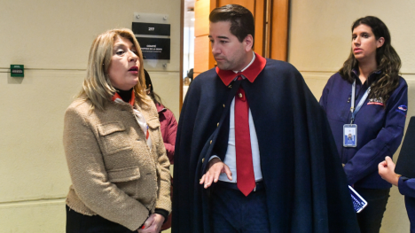 Capa de Pinochet y agresión a diputado Olivares reactiva debate sobre ley contra negacionismo
