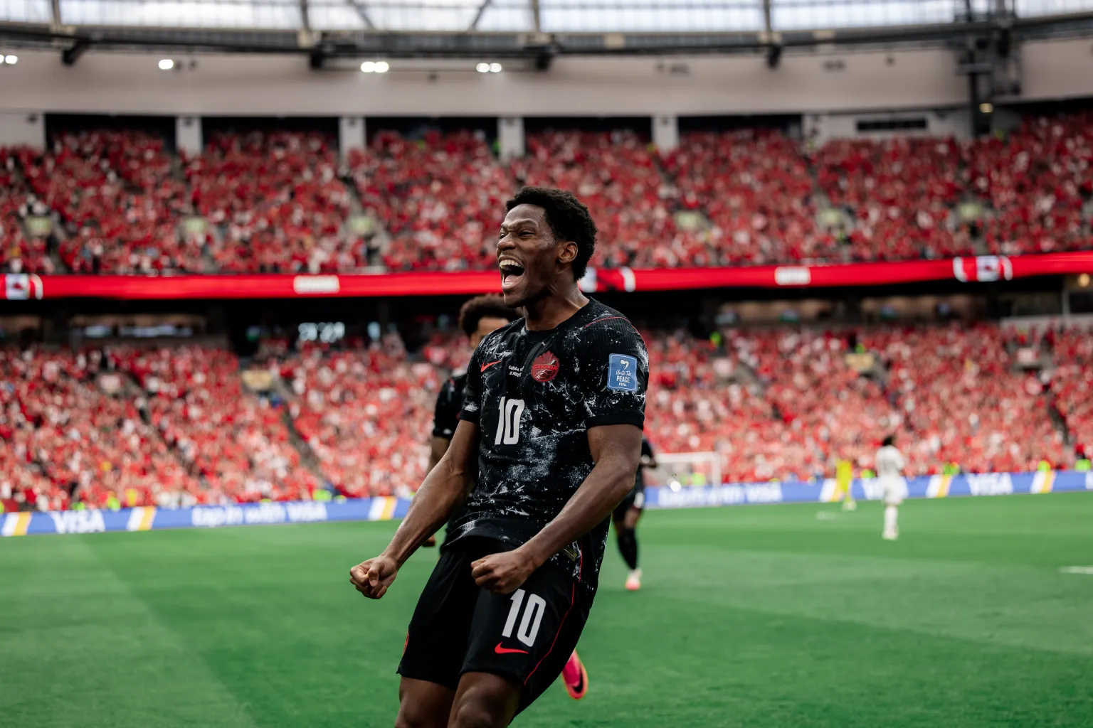 6-0. Canadá logra ante Catar su primera victoria mundialista y lamenta lesión de Koné
