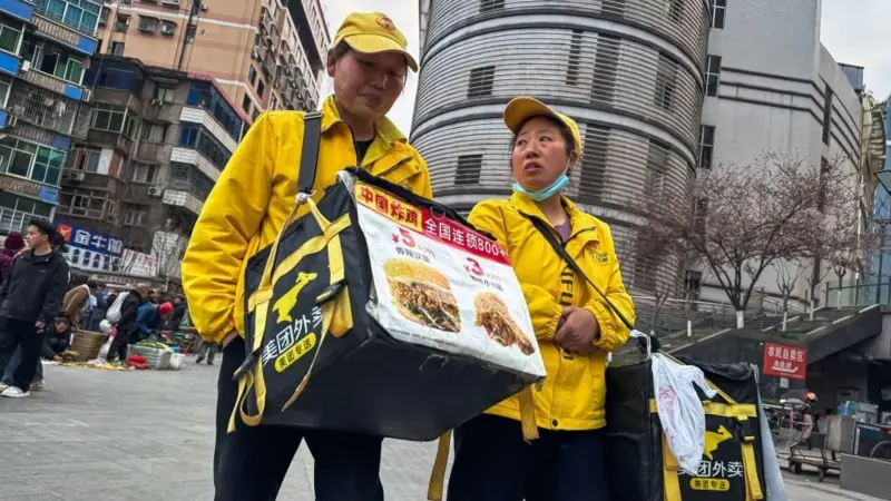 La ofensiva de China contra las cocinas fantasma que acaparan las aplicaciones de comida a domicilio