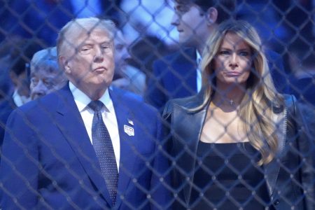 Trump califica de increíble velada de lucha de UFC por su 80 cumpleaños realizada en la Casa Blanca