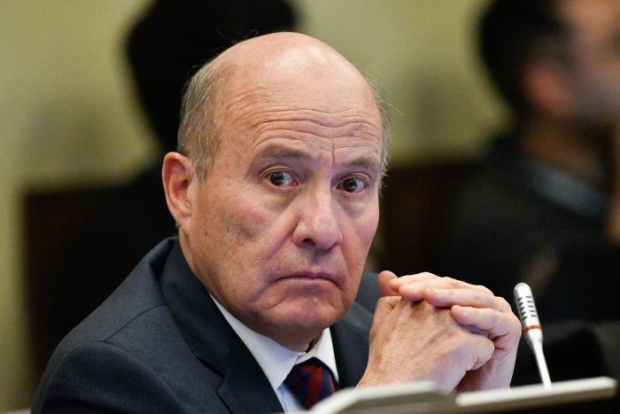 Amuch propone a Quiroz cerrar la Subdere para compensar menor recaudación municipal