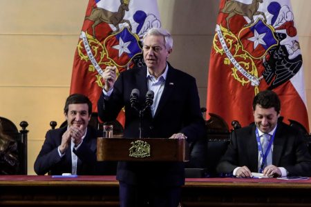 Presidente Kast destaca figura de Guzmán en Consejo UDI y vuelve a la carga contra gobierno de Boric