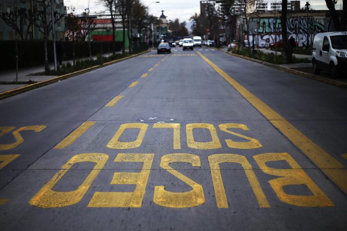 Trato VIP: ministros de Corte de Santiago buscan autorización para circular por vías exclusivas