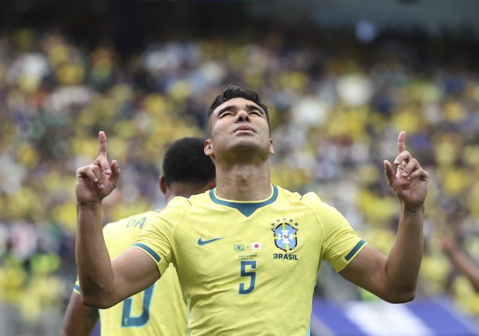 Brasil remonta ante Japón con gol agónico y avanza a octavos del Mundial
