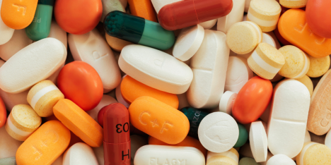 Drogas sintéticas bajo la lupa: expertos advierten sobre los peligros de la metanfetamina y el MDMA