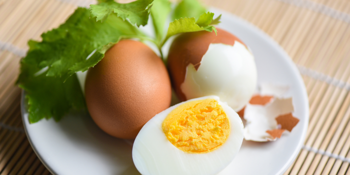 ¿Huevos de “gallinas felices”? Sernac advierte que el concepto no tiene definición legal en Chile