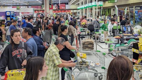 Feriado del 29 de junio: La confusión con los malls y el comercio que muchos cometen