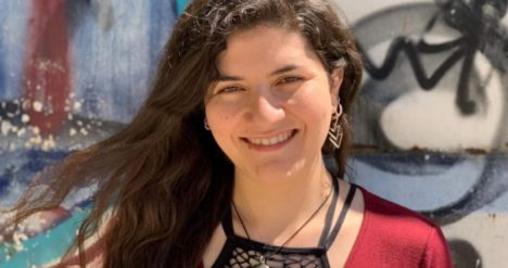 Micaela Paredes, poeta: “Tomar prestadas voces ‘ajenas’ trae un abanico de posibilidades expresivas"