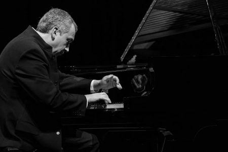 Eugenio Urrutia-Borlando debuta en el Ciclo de Piano del CEAC con variaciones de Mozart y Beethoven