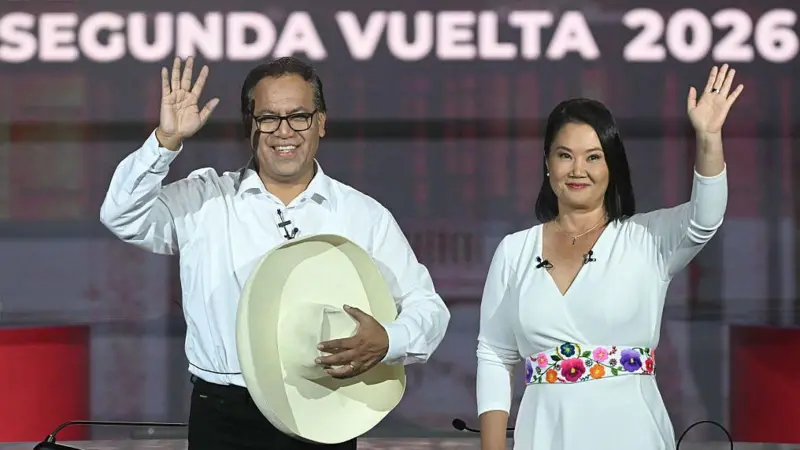 Quiénes son Roberto Sánchez y Keiko Fujimori y qué puede decidir la carrera por presidir Perú