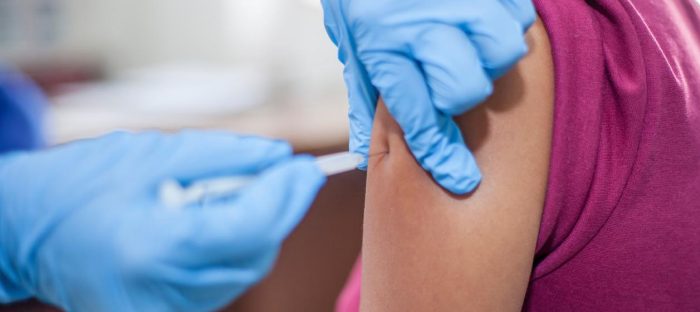 Vacaciones de invierno y virus respiratorios: positividad alcanza 52%, el más alto del año