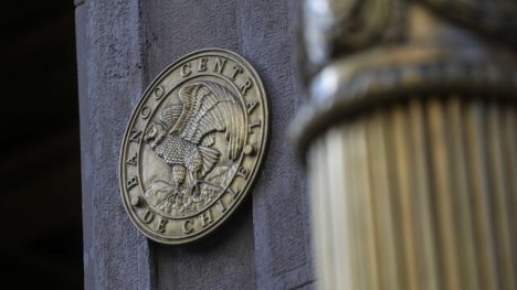 Banco Central congela tasa y pone foco en cóctel de riesgos: guerra, petróleo y menor crecimiento