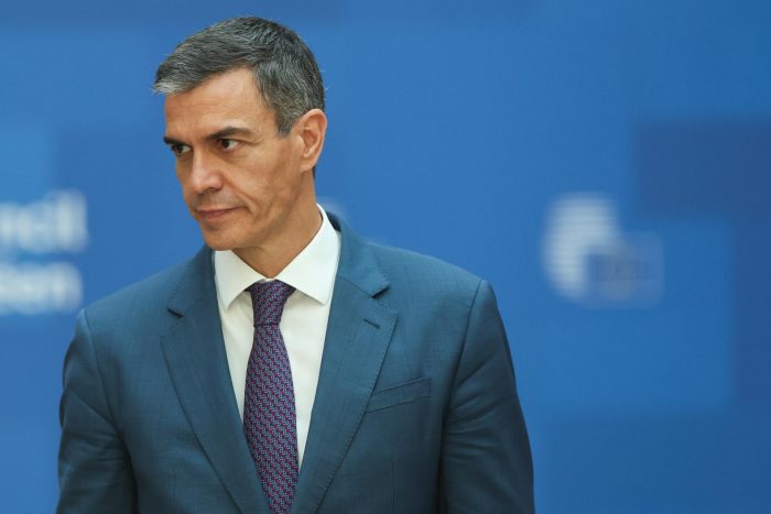 Un juez quita el pasaporte y envia a juicio a la esposa del presidente de gobierno español