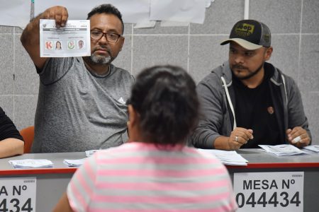 Empate técnico: Sánchez y Fujimori van voto a voto para definir a nuevo presidente de Perú