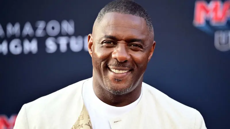 Idris Elba pide que el agente 007 no sea "woke": "Espectadores no aceptarían un James Bond negro"