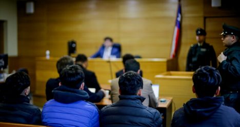 Cámara da luz verde a propuesta UDI para presionar a Kast a bajar la edad penal a 13 años